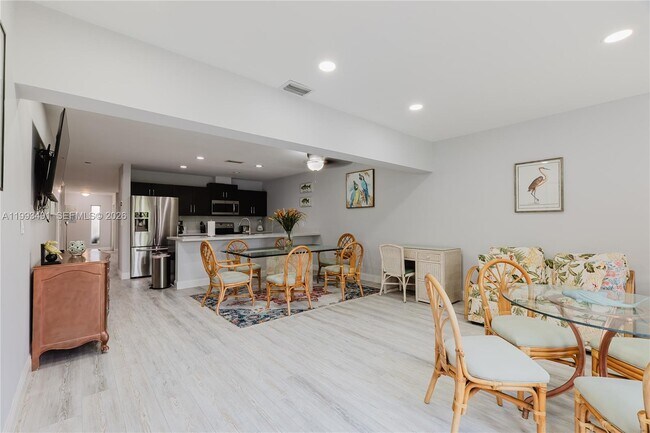 Building Photo - 11320 NW 35th Ct