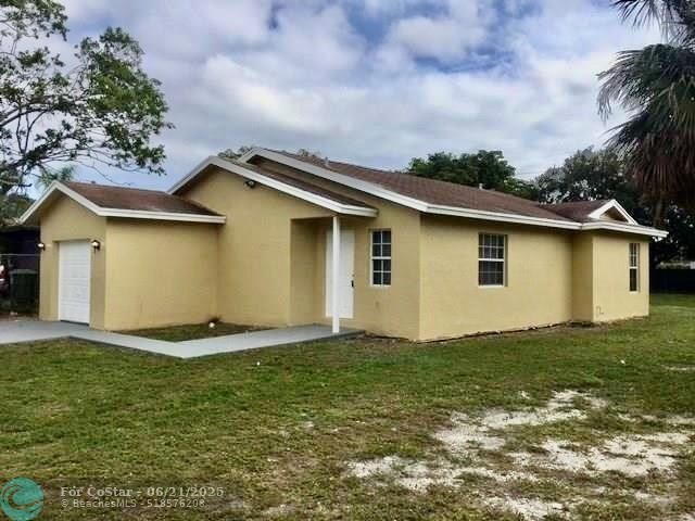 Building Photo - 1136 NW 5th Ct