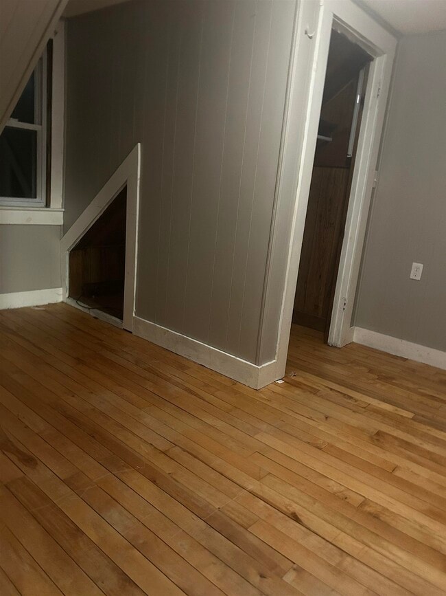 Building Photo - 293 Bear Hill Rd