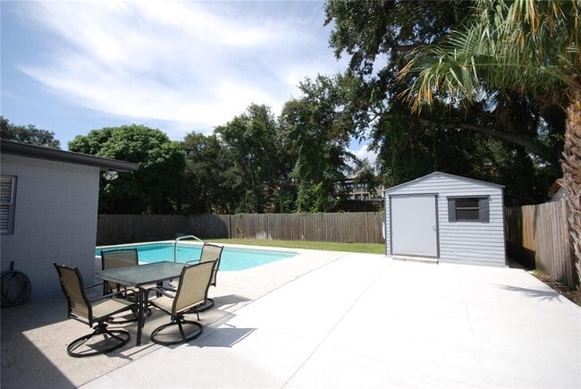 Building Photo - 6515 La Mesa Cir