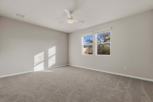 Building Photo - 158 Lake Shore Dr