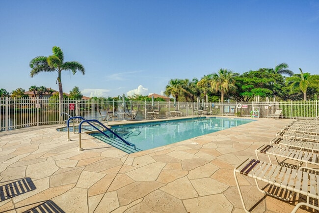 Building Photo - 15430 Bellamar Cir