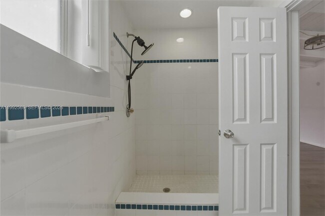 Building Photo - 3825 SW 33rd St