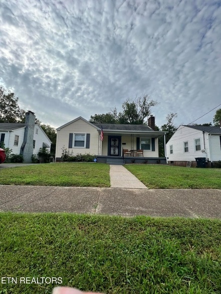 Building Photo - 2404 Tecoma Dr