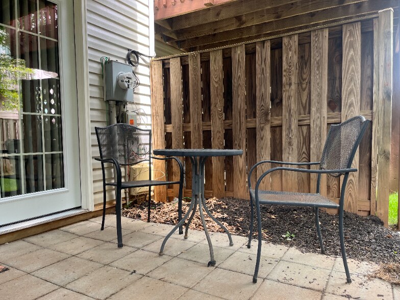 Building Photo - 14307 Newbern Loop