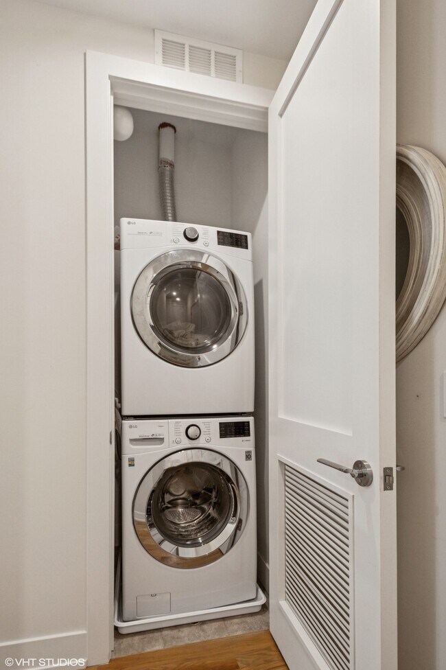 Building Photo - 1753 N Kedzie Ave