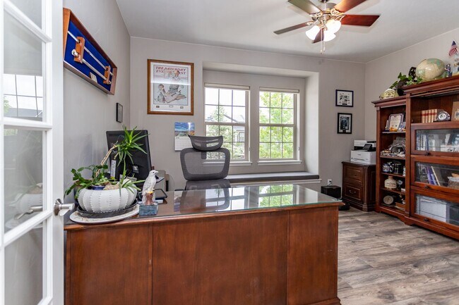 Building Photo - Spacious 4-Bedroom Home in Prestigious For...