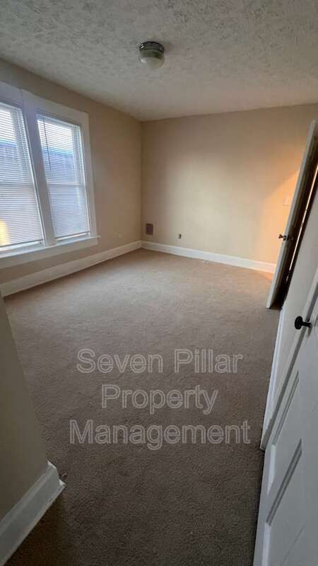 Building Photo - 1345 E Livingston Ave