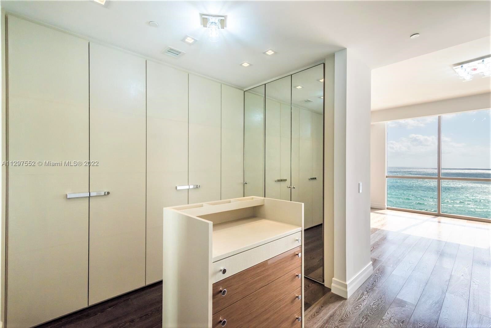 Building Photo - 17749 Collins Ave