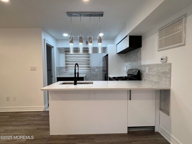 Building Photo - 699 Tennent Rd