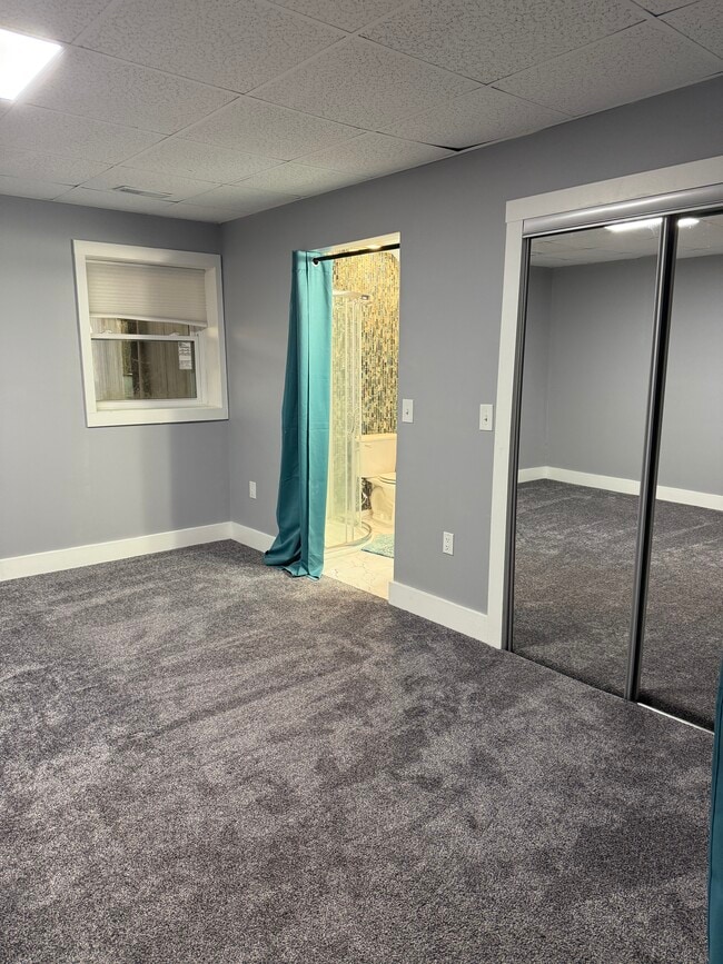 Building Photo - 4711 Highview Ct