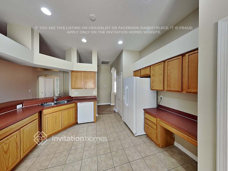 Building Photo - 453 Stone Briar Dr