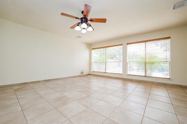 Building Photo - 22510 Holly Lake Dr