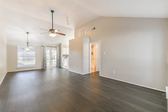 Building Photo - 1126 Oxford Dr