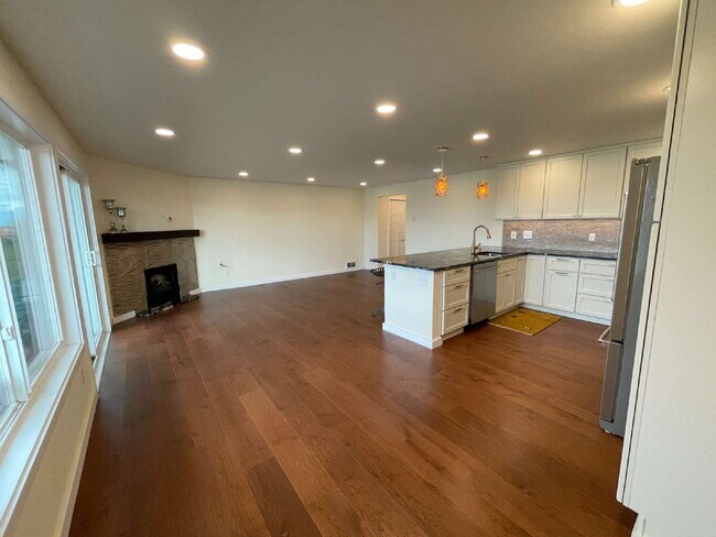 Building Photo - Spacious 2-Bed, 2-Bath Condo in Spokane's ...