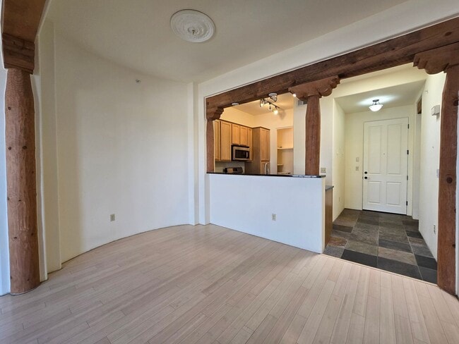 Building Photo - 1405 Vegas Verdes Dr