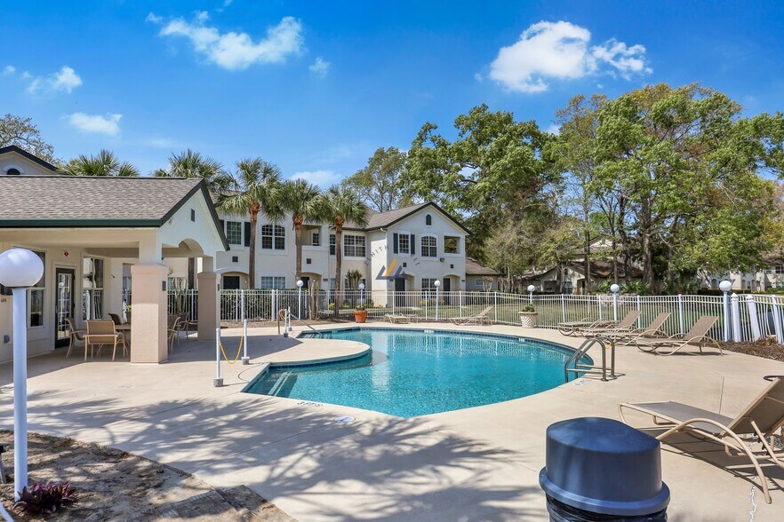 Building Photo - 897 Fording Island Rd
