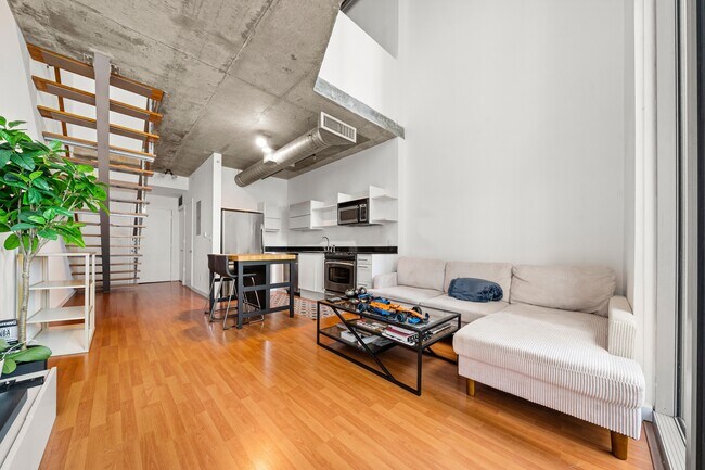 Building Photo - 690 SW 1st Ct