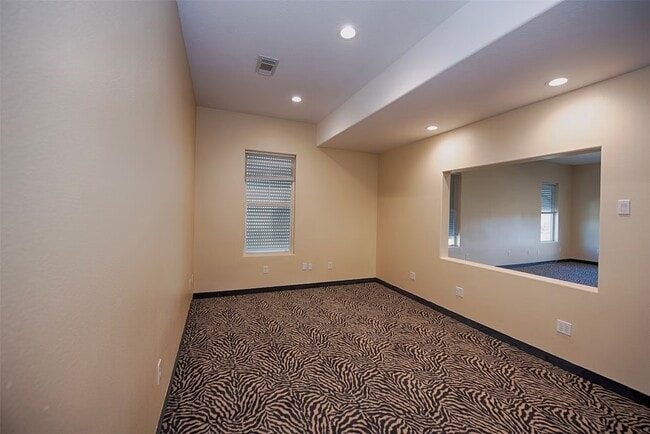 Building Photo - 2293 E Bayshore Dr