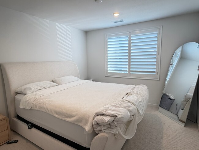 Building Photo - 12962 Lassen Dr