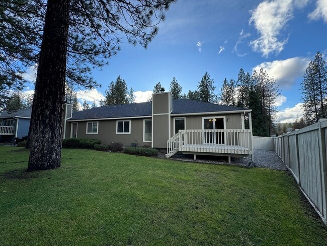 Building Photo - 6920 N Old Fort Dr
