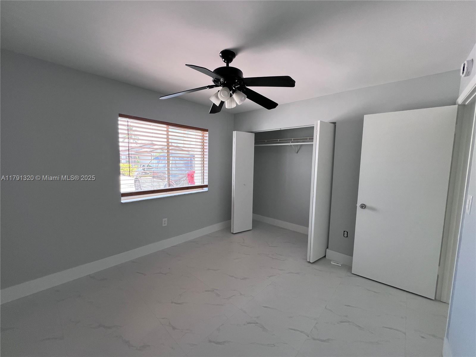 Building Photo - 2834 W 75th Ter