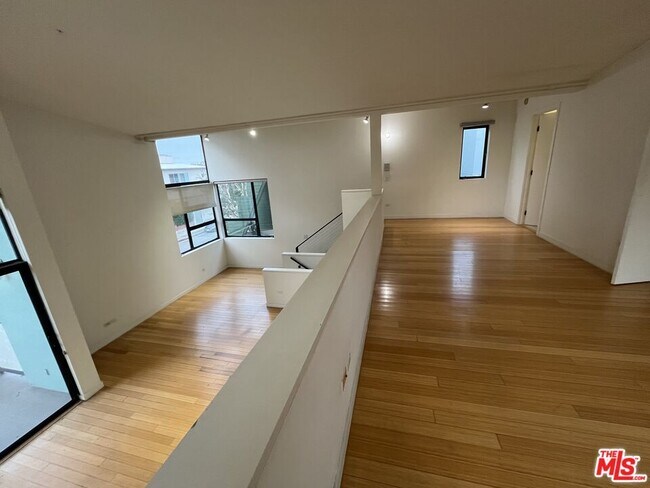 Building Photo - 320 Indiana Ave