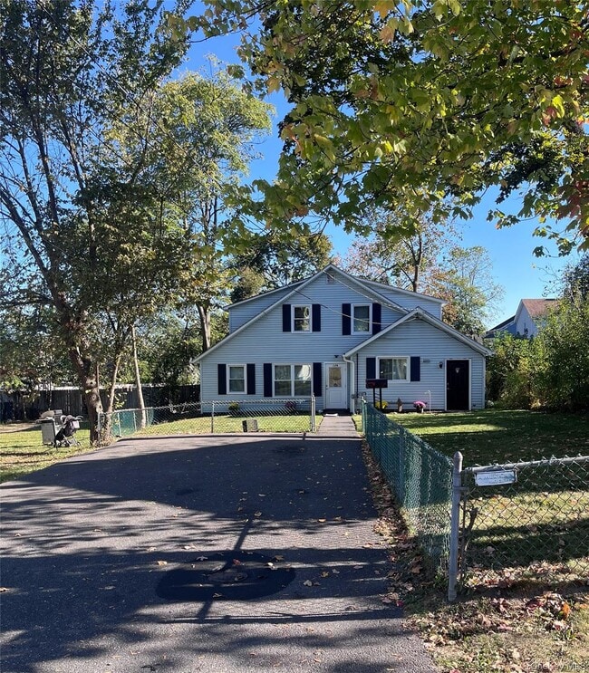 Primary Photo - 12 Sayer St