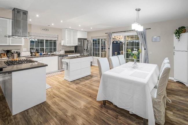 Building Photo - 8666 Capricorn Way