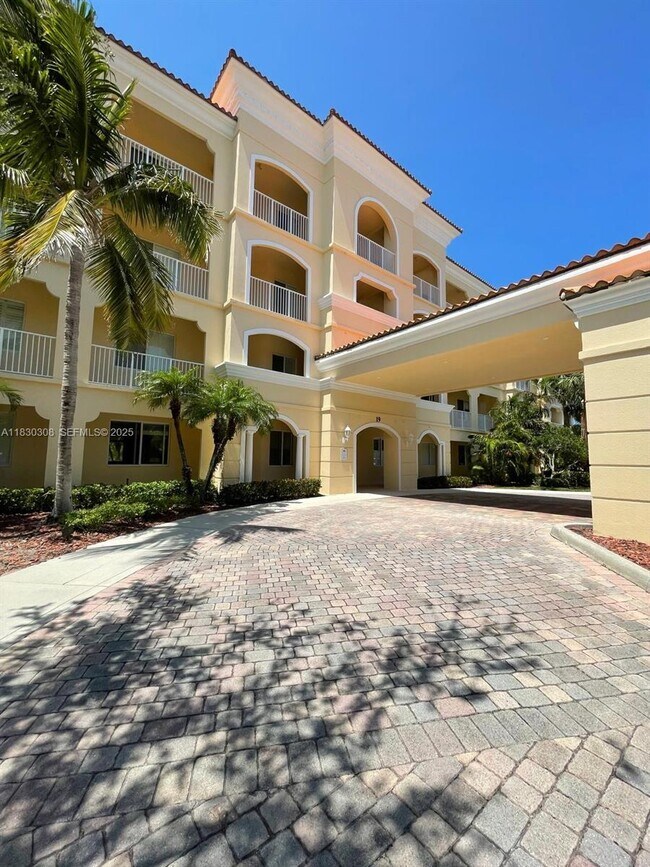 Building Photo - 19 Harbour Isle Dr W