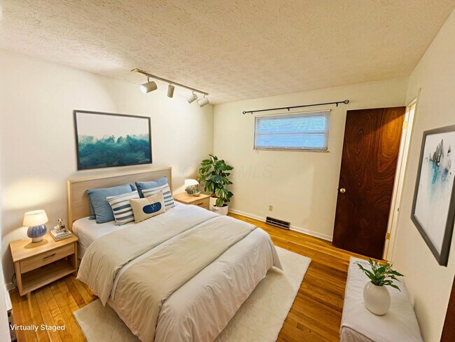 Building Photo - 1016 Lambeth Dr