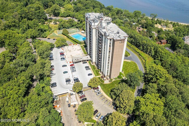 Building Photo - 1 Scenic Dr