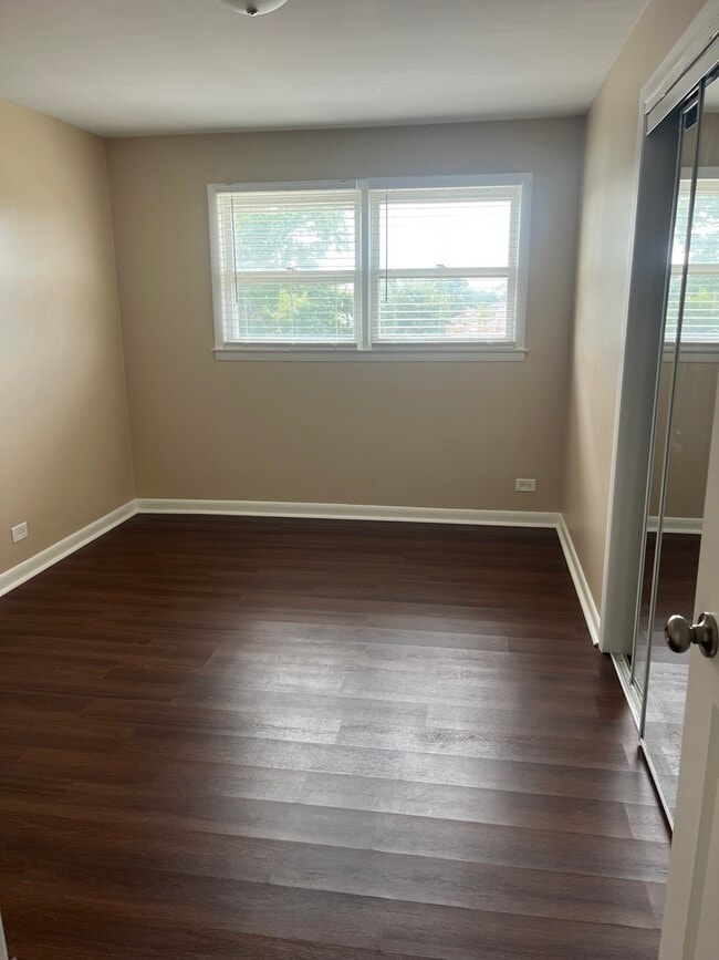 Building Photo - 3182 W Meadow Ln Dr
