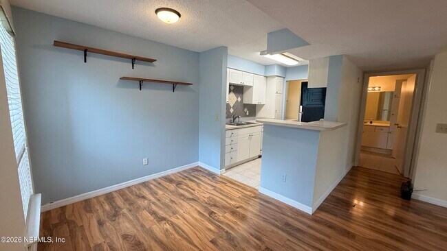 Building Photo - 10200 Belle Rive Blvd