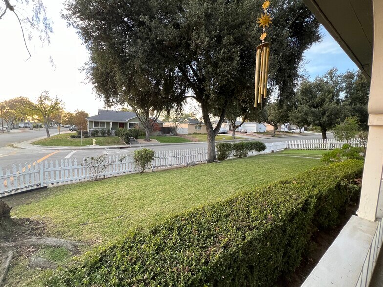 Building Photo - 576 Geneva Ave