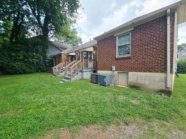 Building Photo - 3611A Mayflower Pl