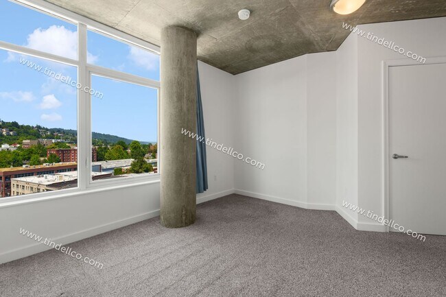 Building Photo - The Civic | 11th Floor 2BD/2BA with Stunning Portland Views, Free Parking and Free Utilities!
