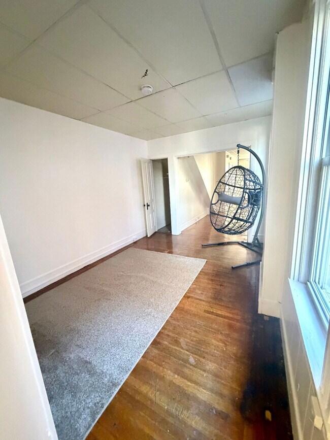 Building Photo - 839 E Orange St