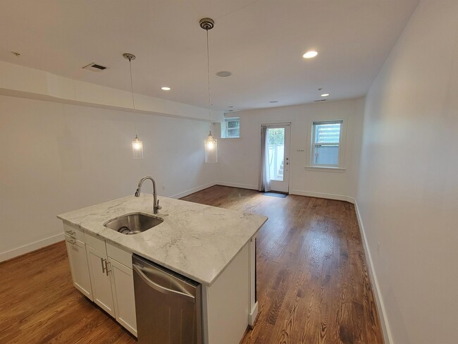 Building Photo - 1447 Girard St NW