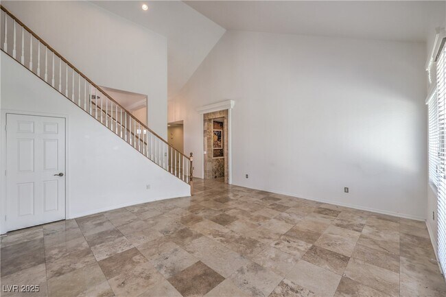Building Photo - 10227 Sunset Gardens Dr