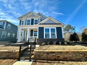 Building Photo - Charming 3 Bedroom Home