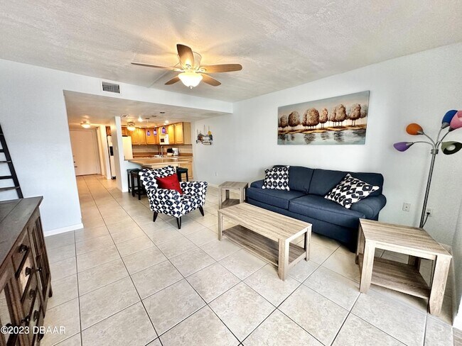 Building Photo - 4590 S Atlantic Ave