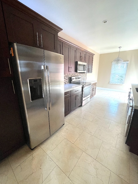 Building Photo - 1220 N Coast Hwy