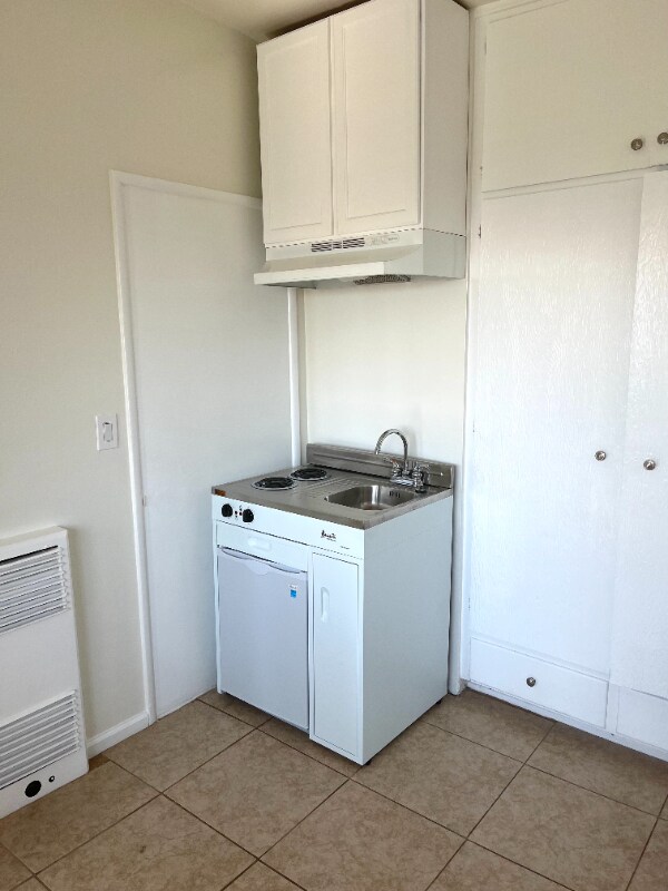 Building Photo - 250 Cliff Dr