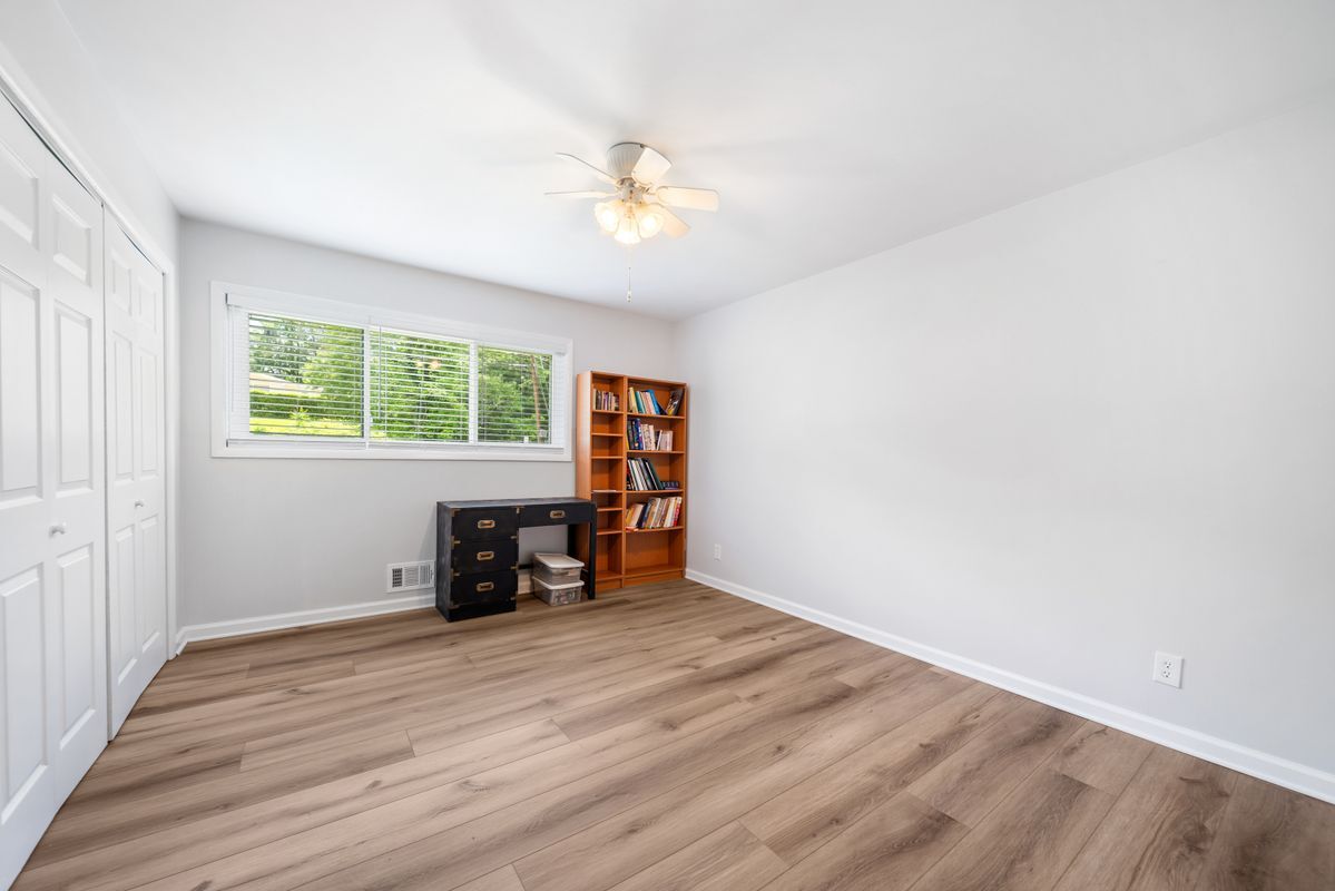 Building Photo - 4019 Flintridge Dr