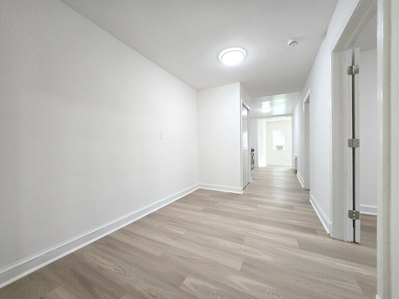 Building Photo - 4530 Avondale St