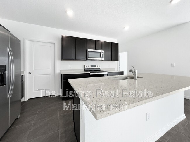 Building Photo - 33314 Darley Dl Trl