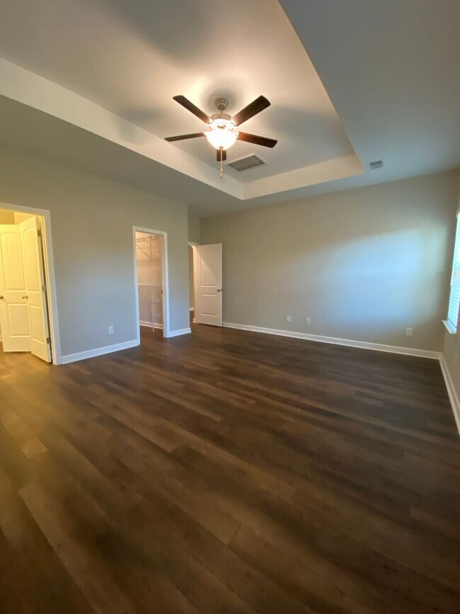 Building Photo - Brand New Build 5 Bed/3.5 Bath