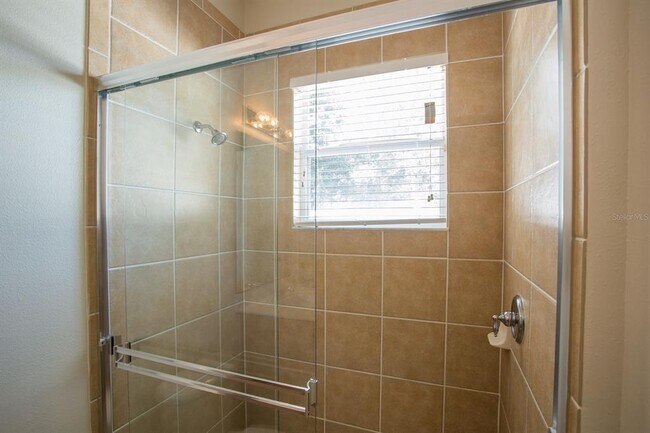 Building Photo - 3876 Shoreview Dr