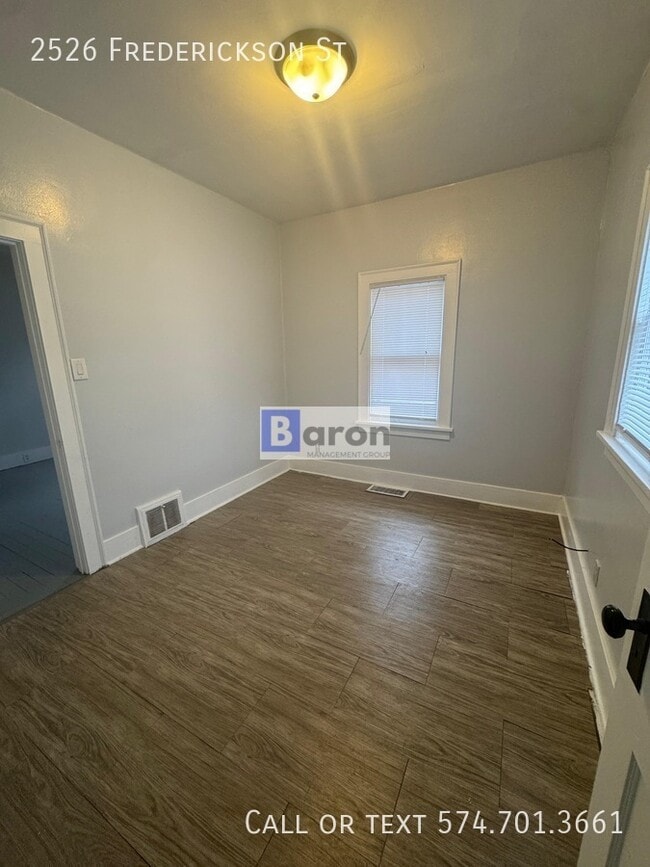 Building Photo - 2526 Frederickson St